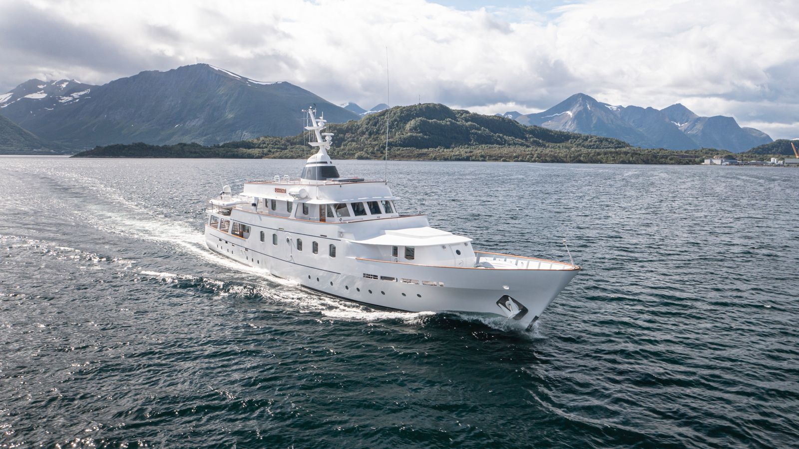 CHANTAL motor yacht charter Norway